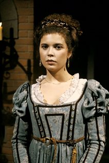 Anne Dorval dans le télé-théâtre « Lorenzaccio », diffusé en 1987 à Radio-Canada Anne Dorval dans le télé-théâtre « Lorenzaccio », diffusé en 1987 à Radio-Canada