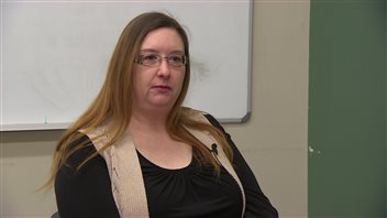 Aileen Krush, de l'organisme winnipégois SEED, affirme que ce sont les histoires comme celle de la famille Musenga qui la font pleurer. Aileen Krush, de l'organisme winnipégois SEED, affirme que ce sont les histoires comme celle de la famille Musenga qui la font pleurer.