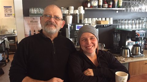 Les propriétaires de l'Auberge Chez Eugène, Ronnie Lysight et Marie-Joe Morin Les propriétaires de l'Auberge Chez Eugène, Ronnie Lysight et Marie-Joe Morin