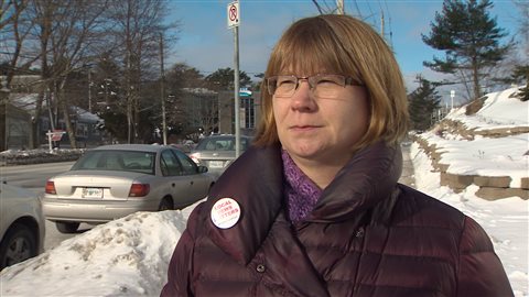 JoAnn Alberstat, représentante syndicale d'employés du Chronicle Herald JoAnn Alberstat, représentante syndicale d'employés du Chronicle Herald