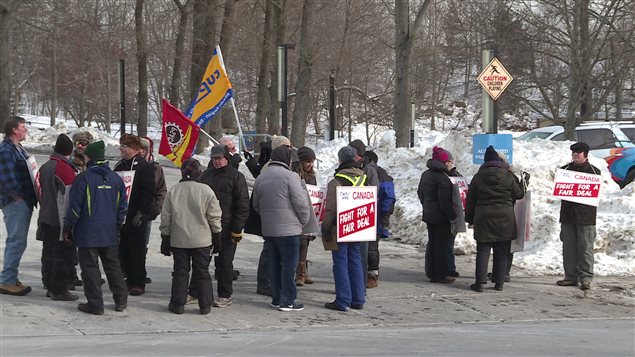 Des travailleurs du Chronicle Herald en grève Des travailleurs du Chronicle Herald en grève
