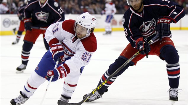 David Desharnais échappe à la surveillance de Seth Jones en première période. David Desharnais échappe à la surveillance de Seth Jones en première période.