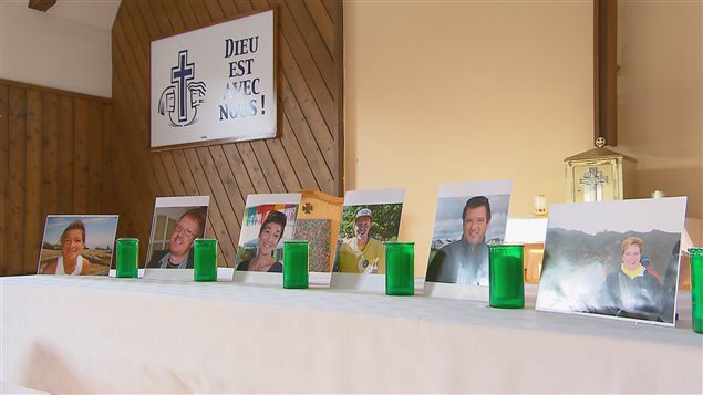 Des dizaines de personnes ont rendu hommage aux victimes de l'attentat de Ouagadougou. Des dizaines de personnes ont rendu hommage aux victimes de l'attentat de Ouagadougou.