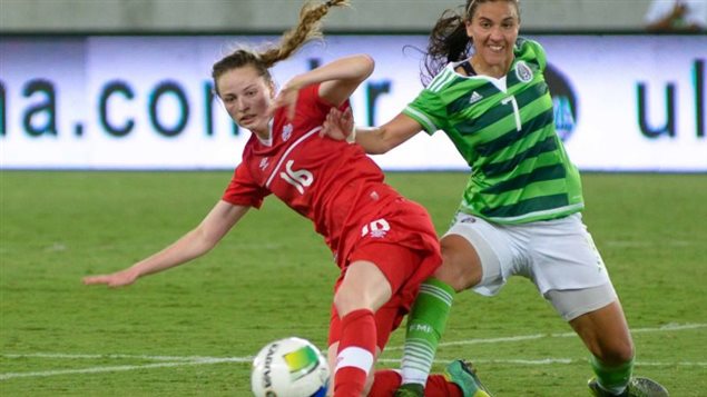 Gabrielle Carle est la deuxième plus jeune joueuse de l'équipe. Gabrielle Carle est la deuxième plus jeune joueuse de l'équipe.