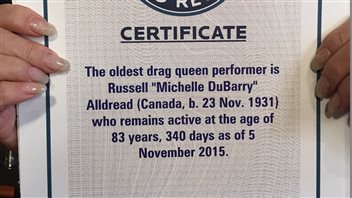 Le certificat des records Guinness de Michelle DuBarry Le certificat des records Guinness de Michelle DuBarry