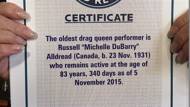 Le certificat des records Guinness de Michelle DuBarry Le certificat des records Guinness de Michelle DuBarry