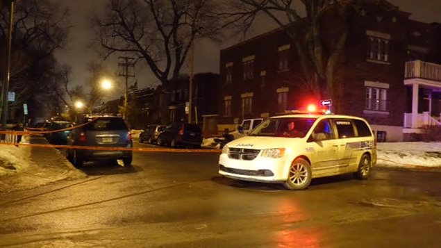 Une femme a été victime d'une agression au couteau sur l'avenue de Monkland à Montréal. Une femme a été victime d'une agression au couteau sur l'avenue de Monkland à Montréal.