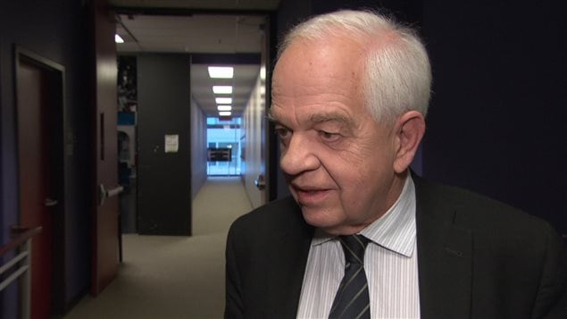 John McCallum, ministre de l'Immigration, des Réfugiés et de la Citoyenneté John McCallum, ministre de l'Immigration, des Réfugiés et de la Citoyenneté