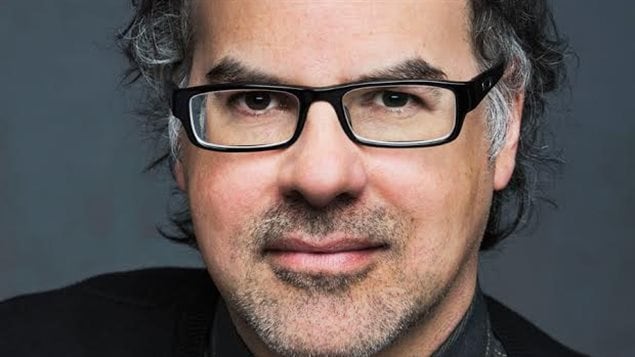L'auteur Stéphane Dompierre a dirigé « Travaux manuels », un recueil de textes érotiques paru en 2016 chez Québec Amérique. L'auteur Stéphane Dompierre a dirigé « Travaux manuels », un recueil de textes érotiques paru en 2016 chez Québec Amérique.