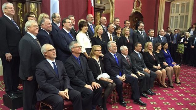 Le nouveau Conseil des ministres du gouvernement libéral de Philippe Couillard. Le nouveau Conseil des ministres du gouvernement libéral de Philippe Couillard.