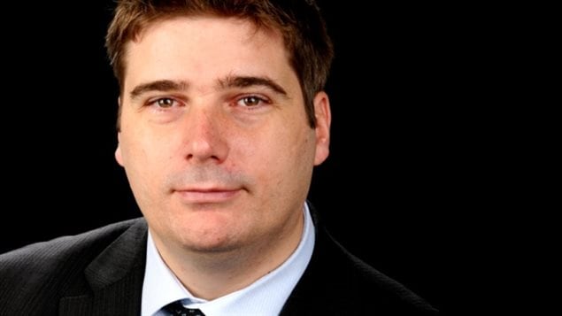 Jean-François Larose a été élu sous la bannière du NPD en 2011, parti qu'il a quitté pour fonder Forces et démocratie. Jean-François Larose a été élu sous la bannière du NPD en 2011, parti qu'il a quitté pour fonder Forces et démocratie.
