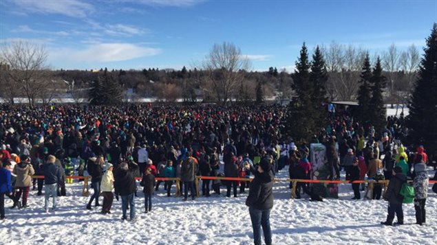 Les participants à la bataille de boules de neige à Saskatoon Les participants à la bataille de boules de neige à Saskatoon