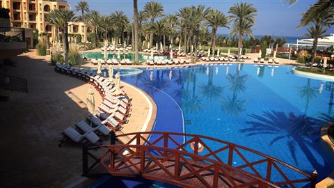 Un calme plat règne sur cet hôtel de Sousse, en Tunisie. Les clients boudent le pays par crainte d'attentats terroristes. Un calme plat règne sur cet hôtel de Sousse, en Tunisie. Les clients boudent le pays par crainte d'attentats terroristes.