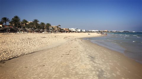 Une plage déserte de Sousse, en Tunisie. Une plage déserte de Sousse, en Tunisie.