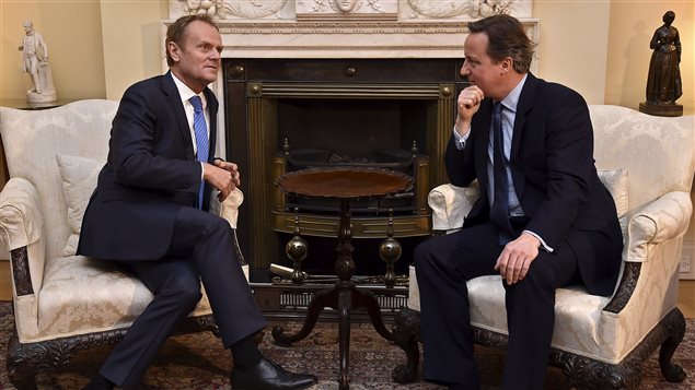 Le premier ministre britannique David Cameron a reçu le président du Conseil européen Donald Tusk à sa résidence officielle dimanche. Le premier ministre britannique David Cameron a reçu le président du Conseil européen Donald Tusk à sa résidence officielle dimanche.