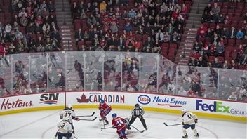 Plusieurs sièges étaient vides au Centre Bell mercredi soir. Plusieurs sièges étaient vides au Centre Bell mercredi soir.