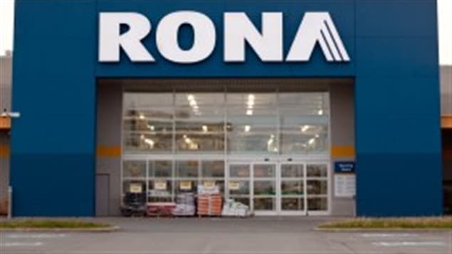 Le quincaillier Rona est vendu pour 3,2 milliards de dollars canadiens à l'américaine Lowe's. Analyse de cette transaction avec Yan Cimon, professeur de stratégies au département de Management de l’Université Laval.
Le quincaillier Rona est vendu pour 3,2 milliards de dollars canadiens à l'américaine Lowe's. Analyse de cette transaction avec Yan Cimon, professeur de stratégies au département de Management de l’Université Laval.