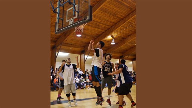 Les Skidegate Saints en action. Les Skidegate Saints en action.