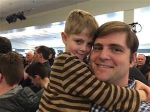 Bill Gardner et son fils. Bill Gardner et son fils.
