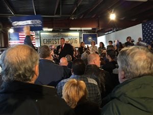 Des partisans de Chris Christie au New Hampshire. Des partisans de Chris Christie au New Hampshire.
