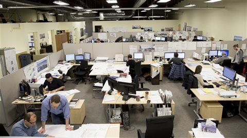 Les professionnels de plusieurs compagnies travaillent conjointement. Les professionnels de plusieurs compagnies travaillent conjointement.