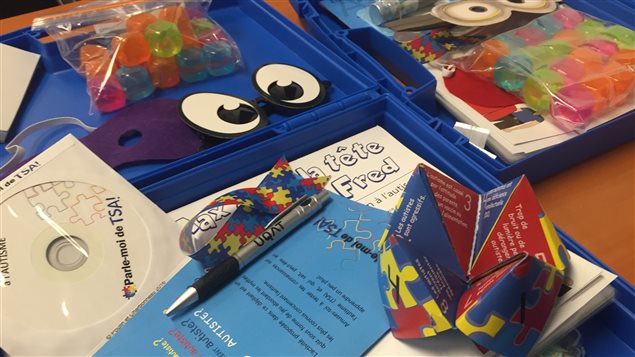 La trousse de sensibilisation à l'autisme « Parle-moi de TSA » La trousse de sensibilisation à l'autisme « Parle-moi de TSA »