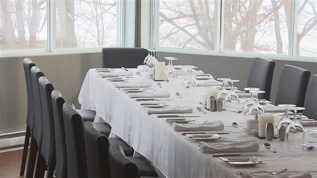 Salle de réunion à l'Auberge du lac Saint-Pierre Salle de réunion à l'Auberge du lac Saint-Pierre