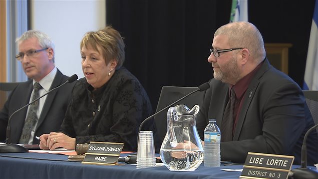 Le Conseil municipal de Saint-Augustin-de-Desmaures. Le Conseil municipal de Saint-Augustin-de-Desmaures.