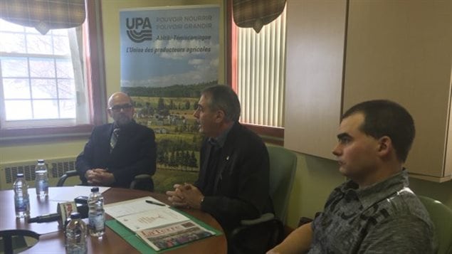 Rencontre entre Marcel Groleau, président de l'UPA, et plusieurs intervenants du milieu agricole du Témiscamingue Rencontre entre Marcel Groleau, président de l'UPA, et plusieurs intervenants du milieu agricole du Témiscamingue