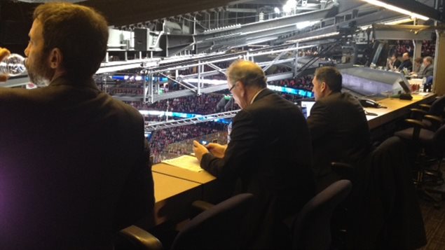 Dépisteurs sur la galerie de presse du Centre Bell lors du match contre le Lightning de Tampa Bay le 9 février. Dépisteurs sur la galerie de presse du Centre Bell lors du match contre le Lightning de Tampa Bay le 9 février.