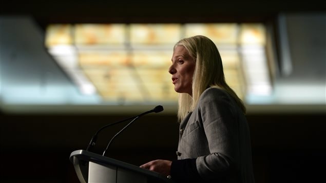 La ministre de l'Environnement Catherine McKenna, lors d'un discours devant la fédération des municipalités canadienne, le 10 février. La ministre de l'Environnement Catherine McKenna, lors d'un discours devant la fédération des municipalités canadienne, le 10 février.