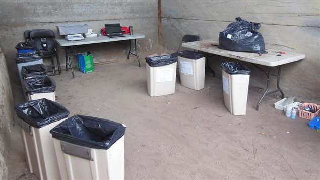 Les déchets collectés ont été triés et pesés dans un site spécialement aménagé Les déchets collectés ont été triés et pesés dans un site spécialement aménagé