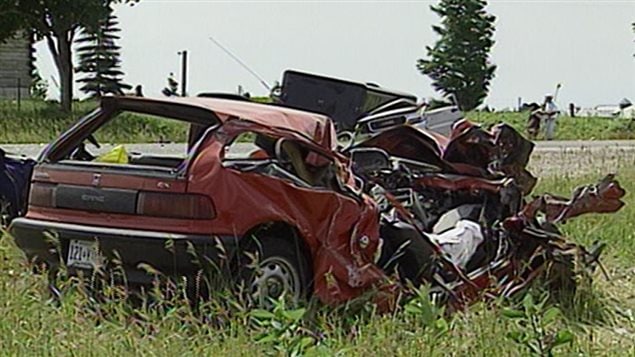 La scène de l'accident qui a coûté la vie à Stan Thomson, 18 ans, en 1999. La collision est survenue près de Perth en Ontario. La scène de l'accident qui a coûté la vie à Stan Thomson, 18 ans, en 1999. La collision est survenue près de Perth en Ontario.