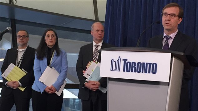 Le chef des services municipaux de Toronto, Peter Wallace a donné les détails d’un plan de contingence Le chef des services municipaux de Toronto, Peter Wallace a donné les détails d’un plan de contingence