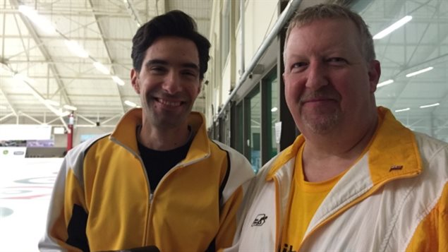 Joel Marcon et Rod Ingram, capitaines des équipes Manitoba 1 et 2, le 12 février 2016 au championnat canadien de curling gai à Winnipeg. Joel Marcon et Rod Ingram, capitaines des équipes Manitoba 1 et 2, le 12 février 2016 au championnat canadien de curling gai à Winnipeg.