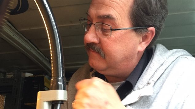 Le serrurier Bob Hopkins, en février 2016. Le serrurier Bob Hopkins, en février 2016.