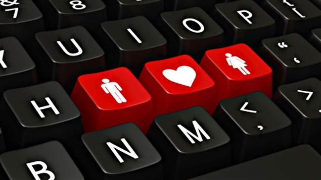 La période de la Saint-Valentin attire les escrocs sur les sites de rencontre. La période de la Saint-Valentin attire les escrocs sur les sites de rencontre.
