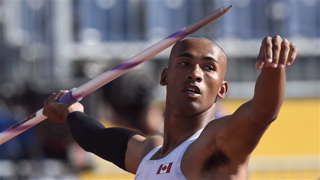 Damian Warner, prêt à lancer le javelot au décathlon durant les Jeux panaméricains de Toronto en 2015. Damian Warner, prêt à lancer le javelot au décathlon durant les Jeux panaméricains de Toronto en 2015.