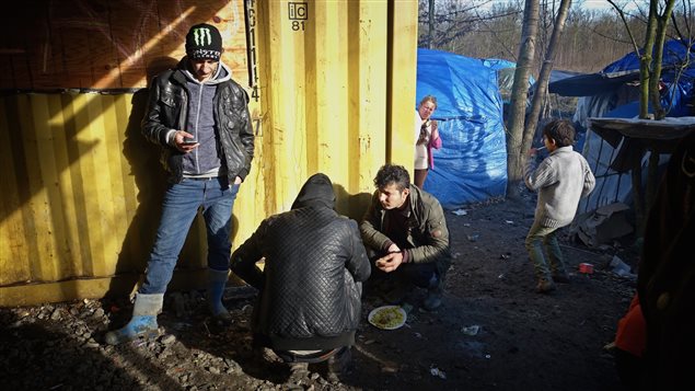 Le camp de réfugiés de Grande-Synthe, dans le nord de la France Le camp de réfugiés de Grande-Synthe, dans le nord de la France