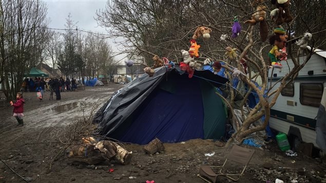 Le camp de réfugiés de Grande-Synthe, dans le nord de la France Le camp de réfugiés de Grande-Synthe, dans le nord de la France
