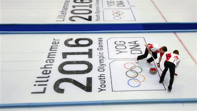 Le tournoi de curling des Jeux de la Jeunesse à Lillehammer en Norvège. Le tournoi de curling des Jeux de la Jeunesse à Lillehammer en Norvège.