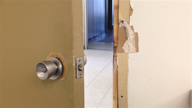 Le Centre Henri-Desjardins de Baie-Comeau a été vandalisé Le Centre Henri-Desjardins de Baie-Comeau a été vandalisé
