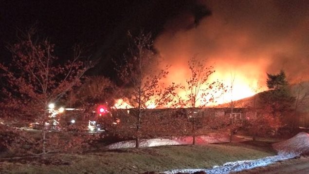 Incendie le long du chemin de Salisbury à Moncton Incendie le long du chemin de Salisbury à Moncton