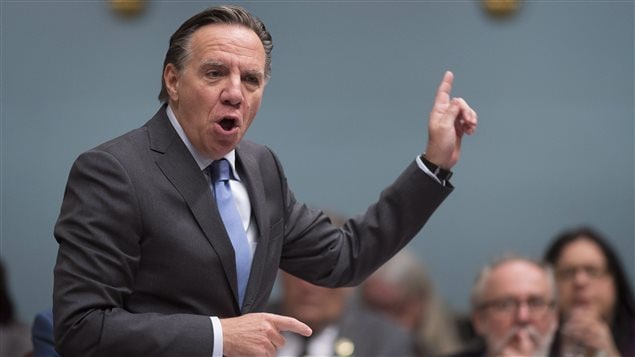 Le chef de la CAQ a dénoncé les centaines de pertes d'emplois chez Bombardier et l'abandon des 1800 employés d'Aveos par le gouvernement libéral de Philippe Couillard. Le chef de la CAQ a dénoncé les centaines de pertes d'emplois chez Bombardier et l'abandon des 1800 employés d'Aveos par le gouvernement libéral de Philippe Couillard.