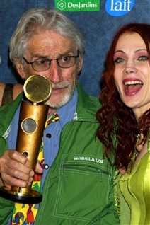 Gilles Carle avec Chloé Sainte-Marie lorsqu'il a reçu le Jutra-hommage en 2001 Gilles Carle avec Chloé Sainte-Marie lorsqu'il a reçu le Jutra-hommage en 2001