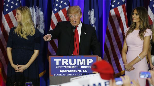 Donald Trump entouré de sa fille et de sa femme. Donald Trump entouré de sa fille et de sa femme.
