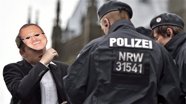 Un contrôle de police à Cologne au début du mois de février lors du carnaval dans cette ville Un contrôle de police à Cologne au début du mois de février lors du carnaval dans cette ville