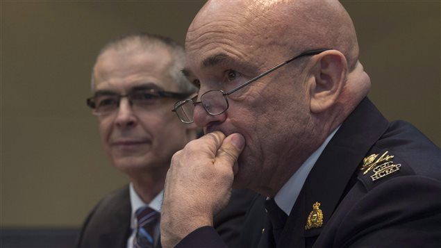 Michel Coulombe (SCRS) et Bob Paulson (GRC) devant le comité des Communes Michel Coulombe (SCRS) et Bob Paulson (GRC) devant le comité des Communes