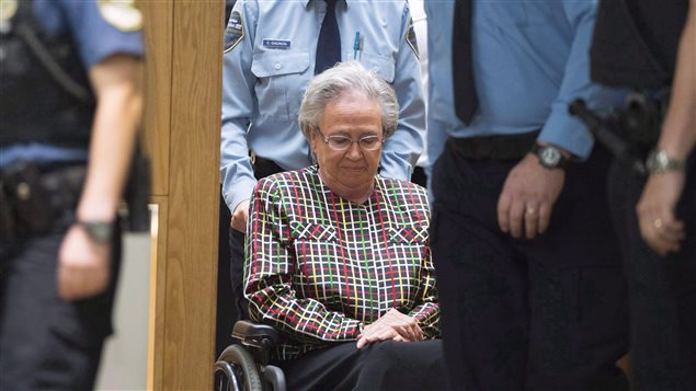 Lise Thibault purgera 18 mois de prison. Lise Thibault purgera 18 mois de prison.