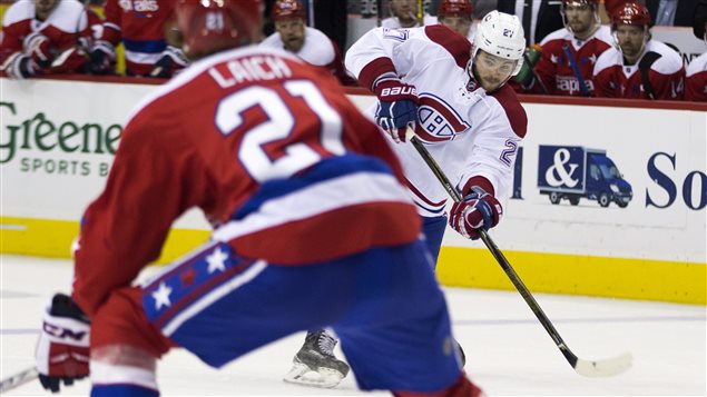 Alex Galchenyuk décoche un tir en troisième période. Alex Galchenyuk décoche un tir en troisième période.